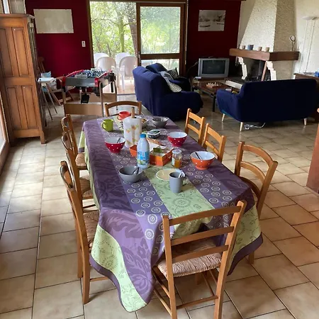 Grande Maison Familiale לאקאנו
